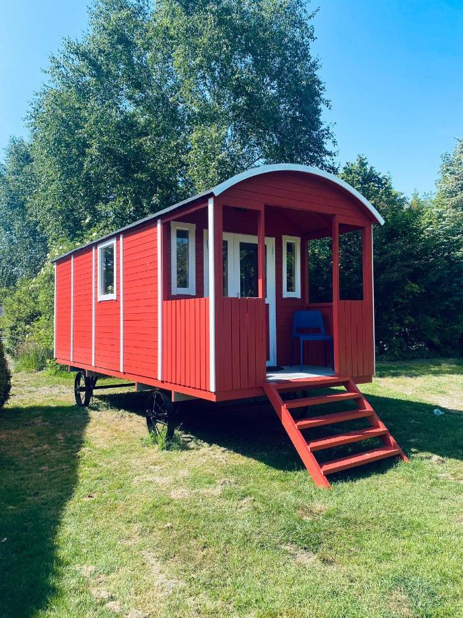 Pipowagens Bij Pannenkoekenrestaurant & Camping De Koppenjan 'Een Uniek Verblijf Met Kinderspeelboerderij' Jubbega-Schurega Ngoại thất bức ảnh